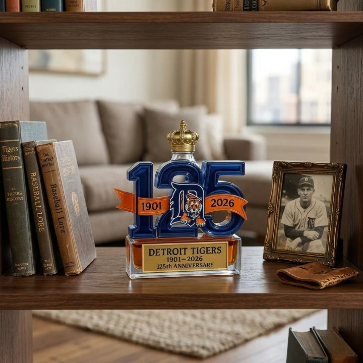 Detroit Tigers 125th Anniversary 1901-2026 Whiskey Decanter - Detail View