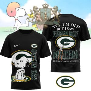 Green Bay Packers Snoopy Yes I'm Old But I Saw T-Shirt