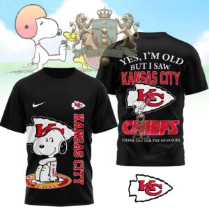 Kansas City Chiefs Snoopy Yes I'm Old But I Saw T-Shirt