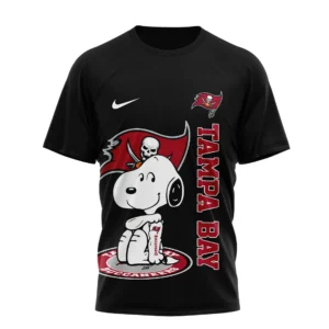 Tampa Bay Buccaneers Snoopy Yes I'm Old But I Saw T-Shirt