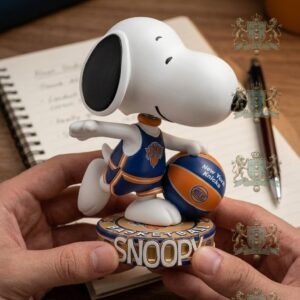 New York Knicks Snoopy Basketball Player Figurine