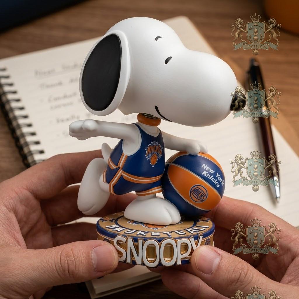 New York Knicks Snoopy Basketball Player Figurine