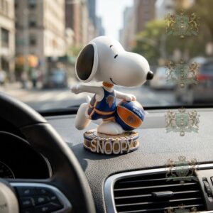 New York Knicks Snoopy Basketball Player Figurine